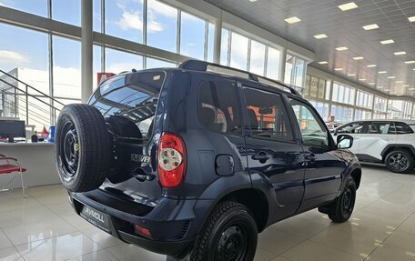 Chevrolet Niva I рестайлинг, 2017 год, 899 000 рублей, 8 фотография
