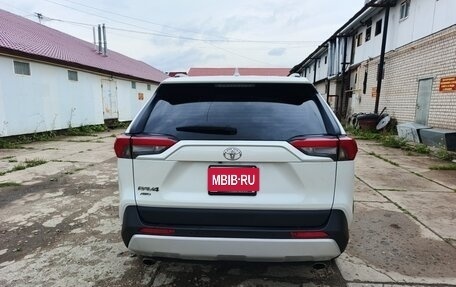 Toyota RAV4, 2023 год, 4 100 000 рублей, 4 фотография