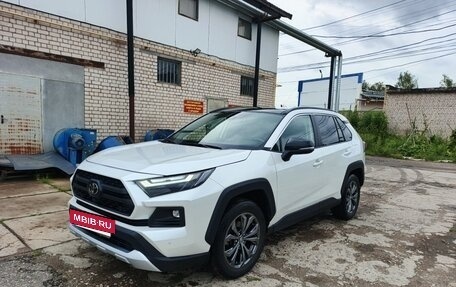 Toyota RAV4, 2023 год, 4 100 000 рублей, 2 фотография