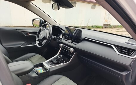 Toyota RAV4, 2023 год, 4 100 000 рублей, 7 фотография