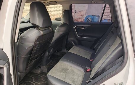 Toyota RAV4, 2023 год, 4 100 000 рублей, 14 фотография