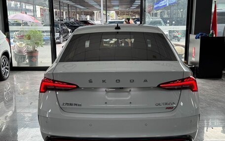 Skoda Octavia IV, 2023 год, 2 240 000 рублей, 13 фотография