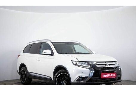 Mitsubishi Outlander III рестайлинг 3, 2015 год, 1 899 000 рублей, 1 фотография