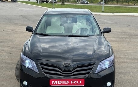 Toyota Camry, 2011 год, 1 250 000 рублей, 2 фотография