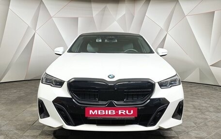 BMW 5 серия, 2023 год, 6 900 000 рублей, 3 фотография