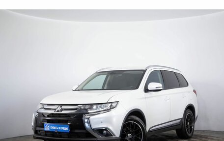 Mitsubishi Outlander III рестайлинг 3, 2015 год, 1 899 000 рублей, 3 фотография
