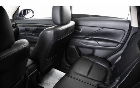 Mitsubishi Outlander III рестайлинг 3, 2015 год, 1 899 000 рублей, 9 фотография