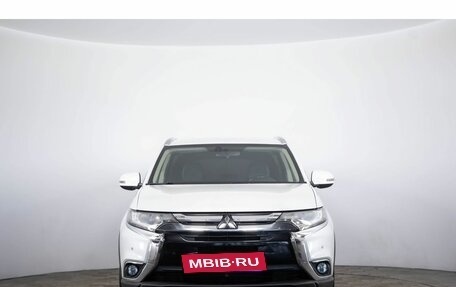 Mitsubishi Outlander III рестайлинг 3, 2015 год, 1 899 000 рублей, 2 фотография