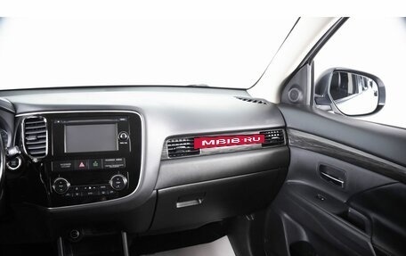Mitsubishi Outlander III рестайлинг 3, 2015 год, 1 899 000 рублей, 14 фотография