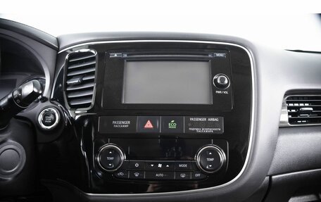 Mitsubishi Outlander III рестайлинг 3, 2015 год, 1 899 000 рублей, 19 фотография
