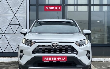 Toyota RAV4, 2019 год, 3 099 000 рублей, 2 фотография