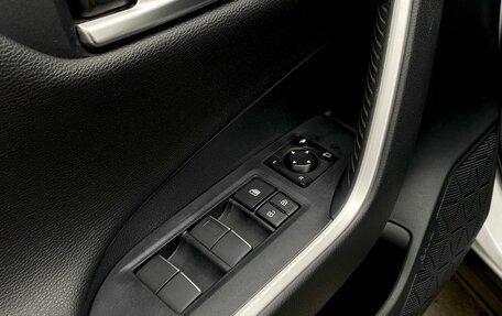 Toyota RAV4, 2019 год, 3 099 000 рублей, 21 фотография