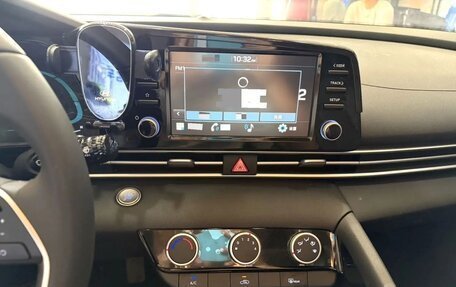 Hyundai Elantra, 2023 год, 1 660 000 рублей, 10 фотография