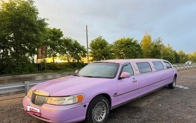 Lincoln Town Car III рестайлинг, 2000 год, 500 000 рублей, 1 фотография