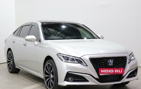 Toyota Crown, 2019 год, 2 900 000 рублей, 3 фотография