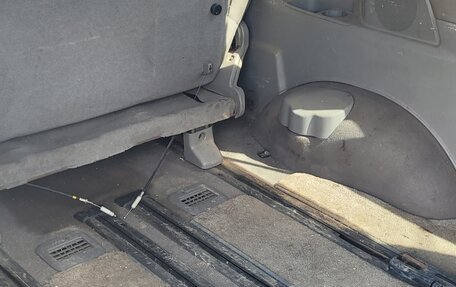 Nissan Serena II, 2000 год, 240 000 рублей, 8 фотография