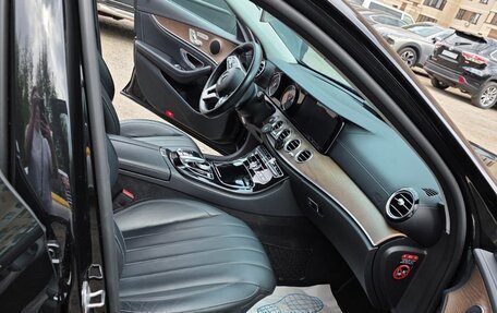 Mercedes-Benz E-Класс, 2020 год, 3 400 000 рублей, 8 фотография