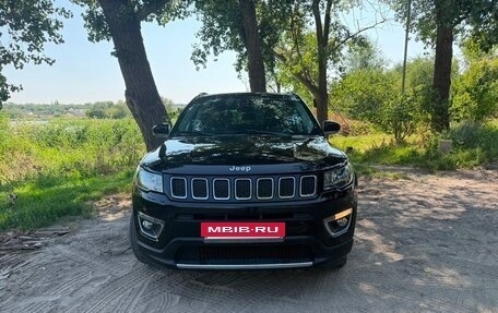 Jeep Compass II, 2017 год, 1 850 000 рублей, 2 фотография