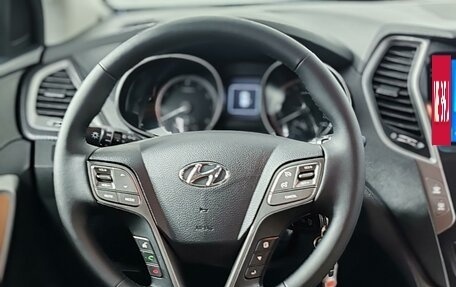Hyundai Santa Fe III рестайлинг, 2017 год, 1 999 000 рублей, 21 фотография