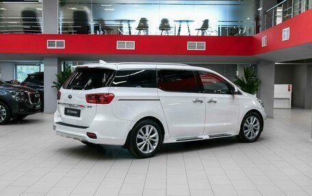 KIA Carnival III, 2019 год, 2 650 000 рублей, 2 фотография