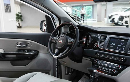 KIA Carnival III, 2019 год, 2 650 000 рублей, 13 фотография