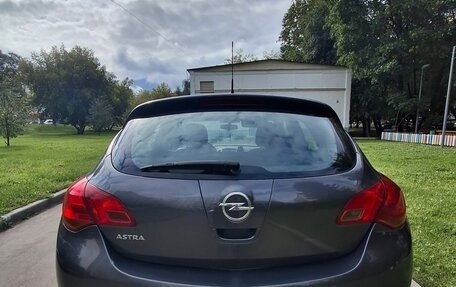 Opel Astra J, 2011 год, 800 000 рублей, 2 фотография
