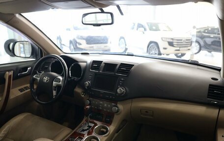 Toyota Highlander III, 2010 год, 1 499 000 рублей, 16 фотография