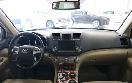 Toyota Highlander III, 2010 год, 1 499 000 рублей, 17 фотография