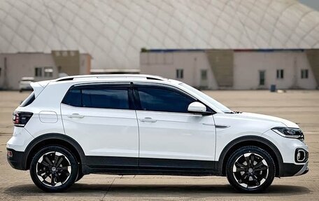 Volkswagen T-Cross I, 2022 год, 1 667 000 рублей, 8 фотография