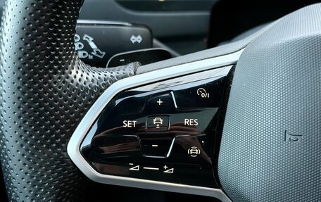 Volkswagen Tiguan II, 2021 год, 3 759 000 рублей, 13 фотография