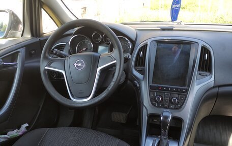 Opel Astra J, 2013 год, 700 000 рублей, 2 фотография