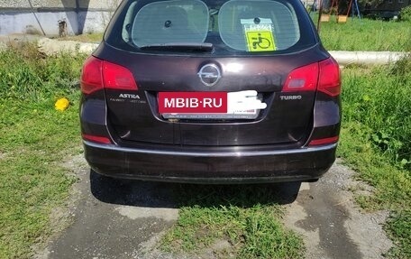 Opel Astra J, 2013 год, 700 000 рублей, 10 фотография