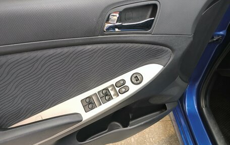 Hyundai Solaris II рестайлинг, 2013 год, 990 000 рублей, 14 фотография