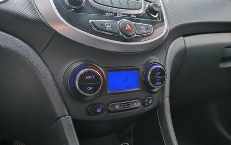 Hyundai Solaris II рестайлинг, 2013 год, 990 000 рублей, 18 фотография