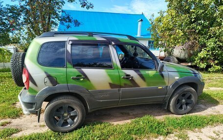 Chevrolet Niva I рестайлинг, 2016 год, 950 000 рублей, 4 фотография