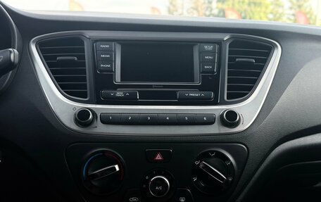 Hyundai Solaris II рестайлинг, 2017 год, 1 150 000 рублей, 17 фотография