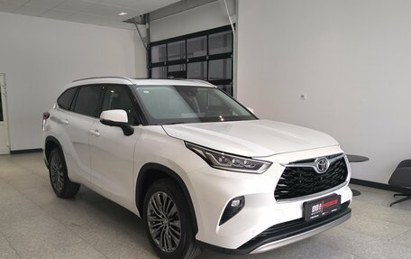 Toyota Highlander, 2026 год, 5 550 000 рублей, 5 фотография