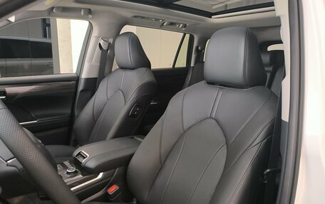 Toyota Highlander, 2026 год, 5 550 000 рублей, 23 фотография