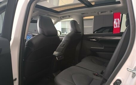 Toyota Highlander, 2026 год, 5 550 000 рублей, 24 фотография