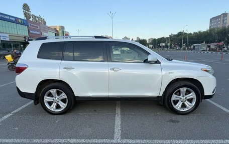 Toyota Highlander III, 2012 год, 1 899 000 рублей, 3 фотография