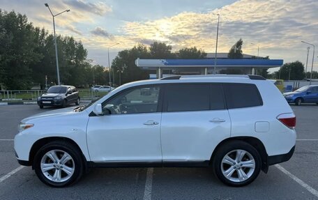 Toyota Highlander III, 2012 год, 1 899 000 рублей, 4 фотография