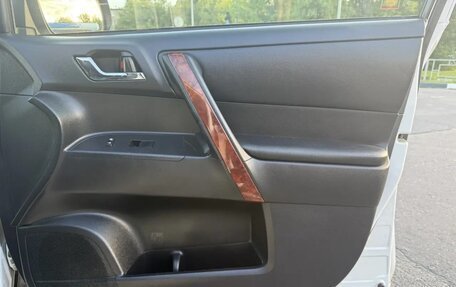 Toyota Highlander III, 2012 год, 1 899 000 рублей, 16 фотография