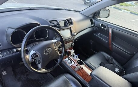 Toyota Highlander III, 2012 год, 1 899 000 рублей, 10 фотография