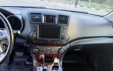 Toyota Highlander III, 2012 год, 1 899 000 рублей, 11 фотография