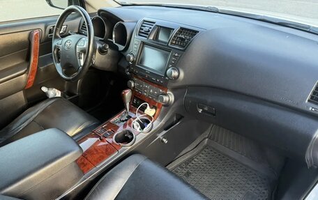 Toyota Highlander III, 2012 год, 1 899 000 рублей, 9 фотография
