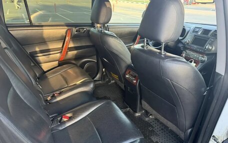 Toyota Highlander III, 2012 год, 1 899 000 рублей, 14 фотография