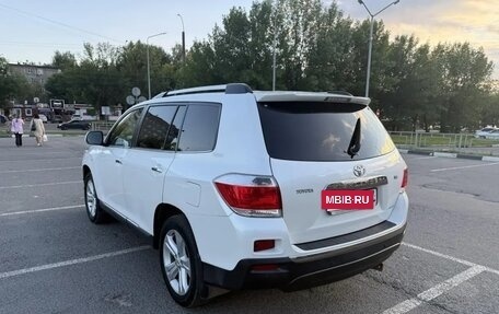 Toyota Highlander III, 2012 год, 1 899 000 рублей, 6 фотография