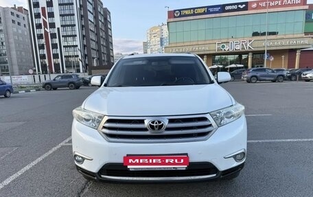 Toyota Highlander III, 2012 год, 1 899 000 рублей, 7 фотография