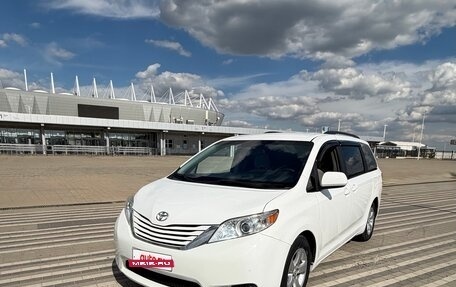 Toyota Sienna III, 2017 год, 2 950 000 рублей, 20 фотография