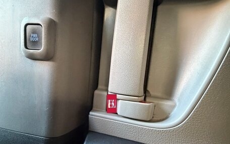 Toyota Sienna III, 2017 год, 2 950 000 рублей, 18 фотография